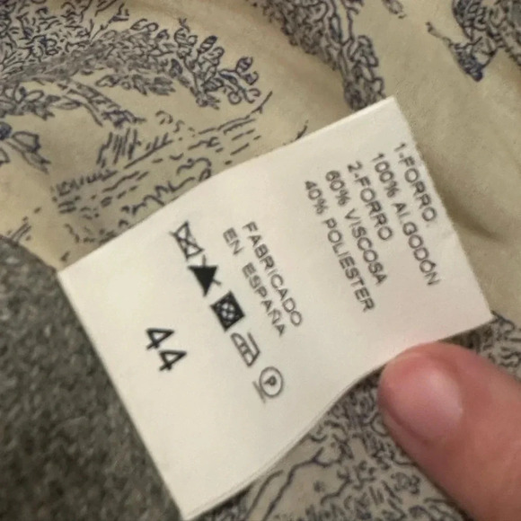 The Extreme Collection Blazer – Gray Gold Buttons Spain, Size 44 (US 4/Small) - Picture 9 of 13